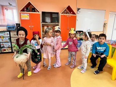 "Приказен куфар" - ДГ Светулка - Световрачене, Нови Искър